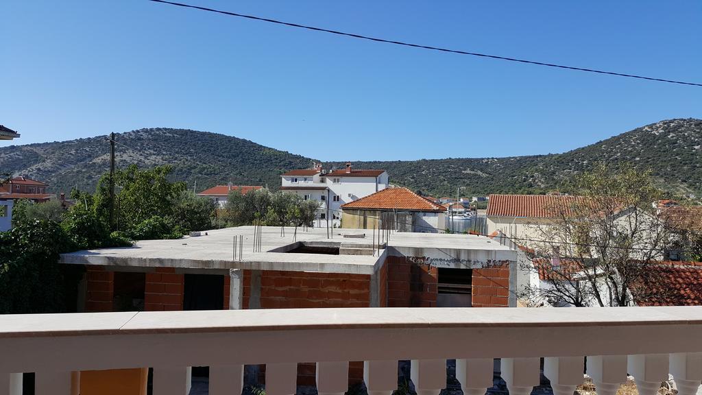 Apartments Anka Vinišće Exterior foto