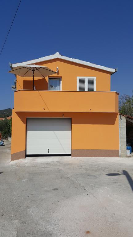 Apartments Anka Vinišće Exterior foto